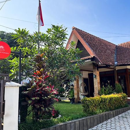 Roemah Renjana Bandung Bed & Breakfast Dış mekan fotoğraf