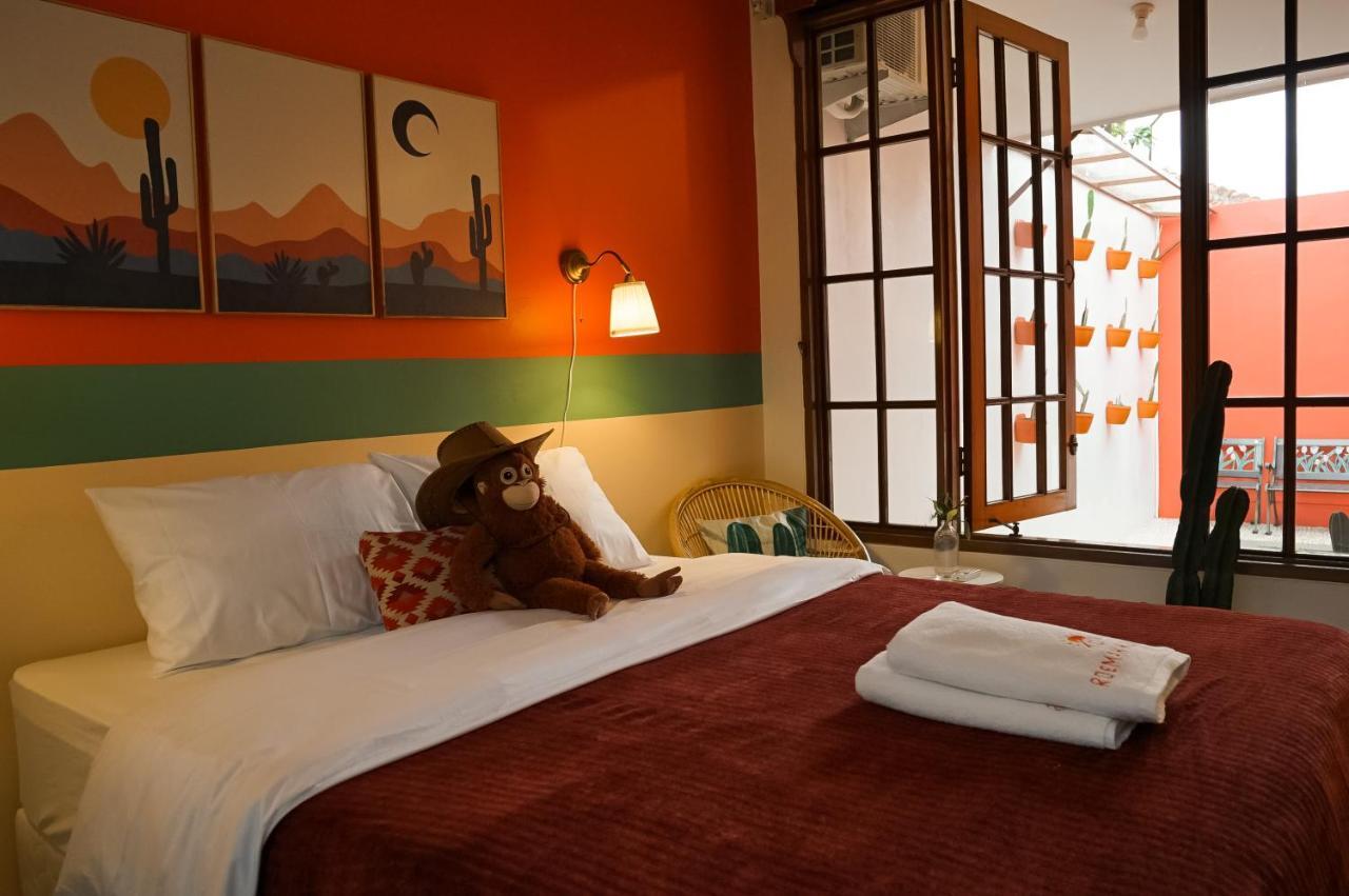 Roemah Renjana Bandung Bed & Breakfast Dış mekan fotoğraf
