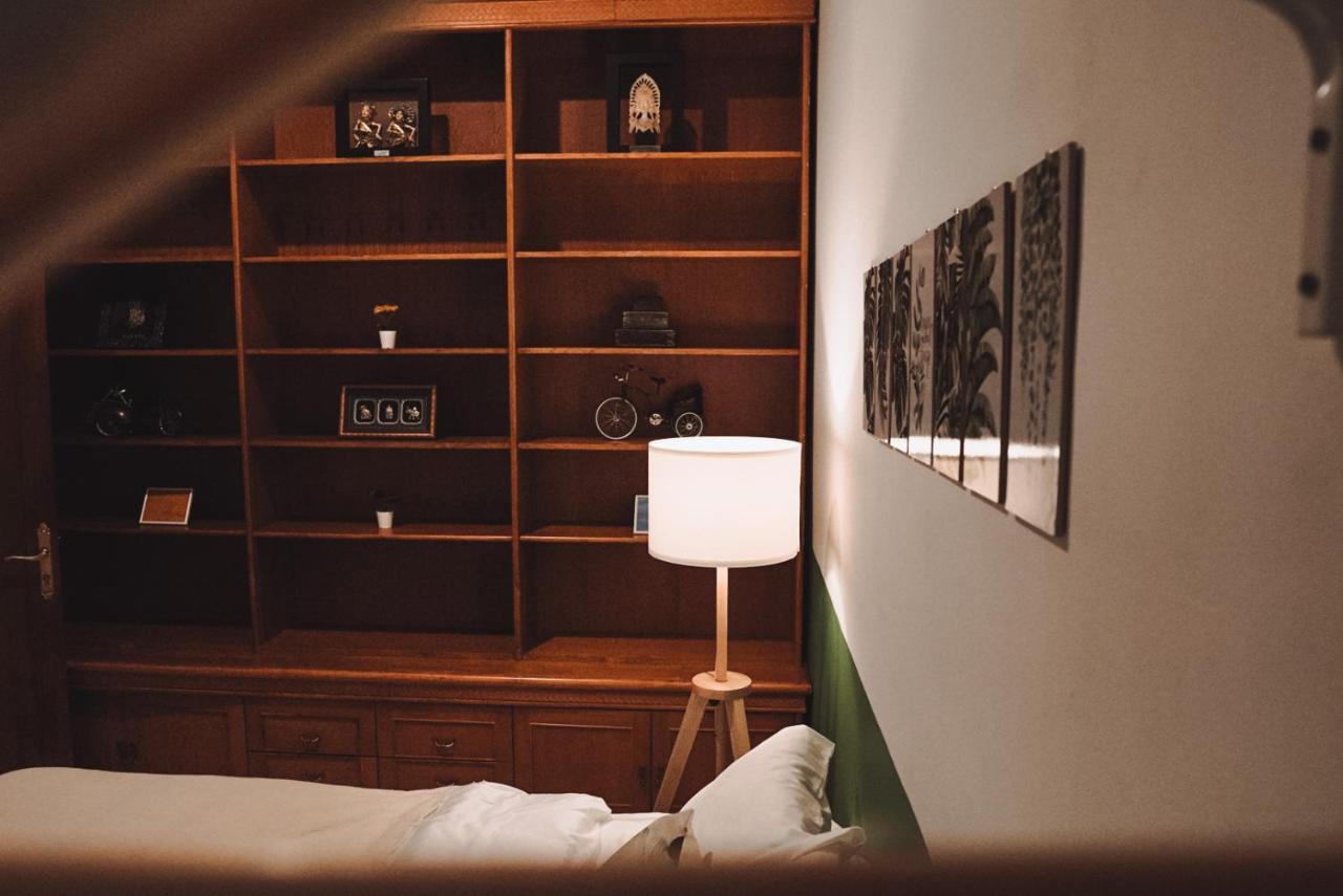 Roemah Renjana Bandung Bed & Breakfast Dış mekan fotoğraf