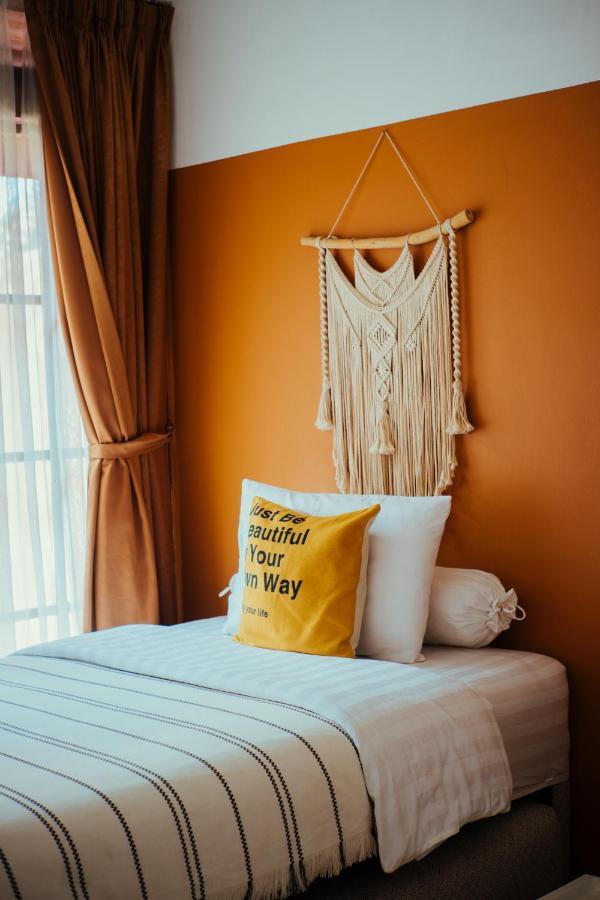 Roemah Renjana Bandung Bed & Breakfast Dış mekan fotoğraf