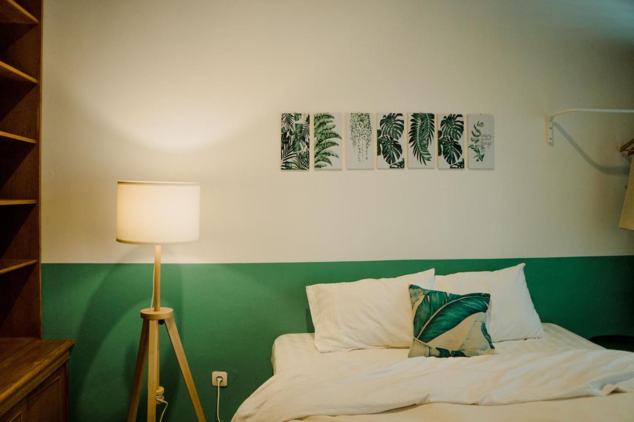 Roemah Renjana Bandung Bed & Breakfast Dış mekan fotoğraf