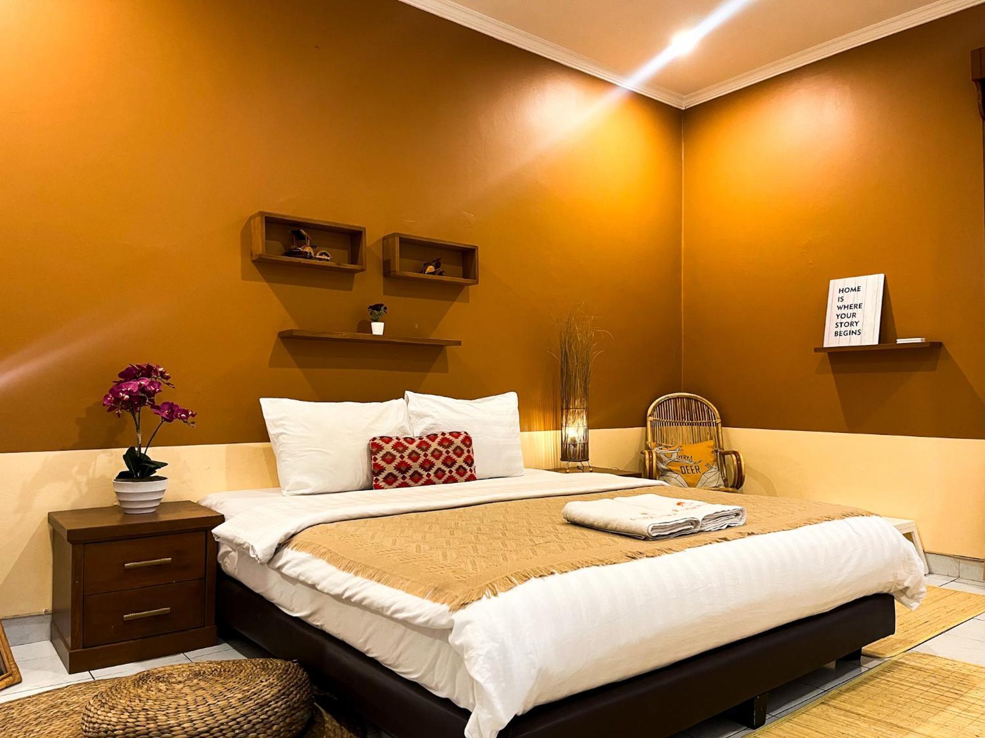 Roemah Renjana Bandung Bed & Breakfast Dış mekan fotoğraf