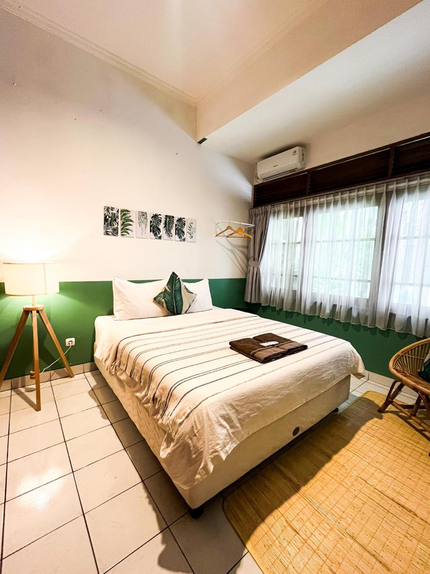 Roemah Renjana Bandung Bed & Breakfast Dış mekan fotoğraf