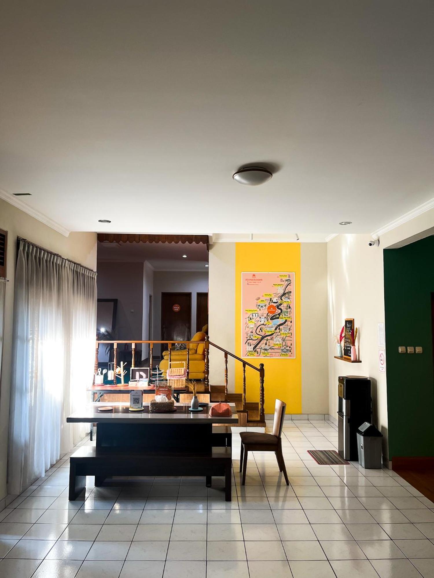 Roemah Renjana Bandung Bed & Breakfast Dış mekan fotoğraf